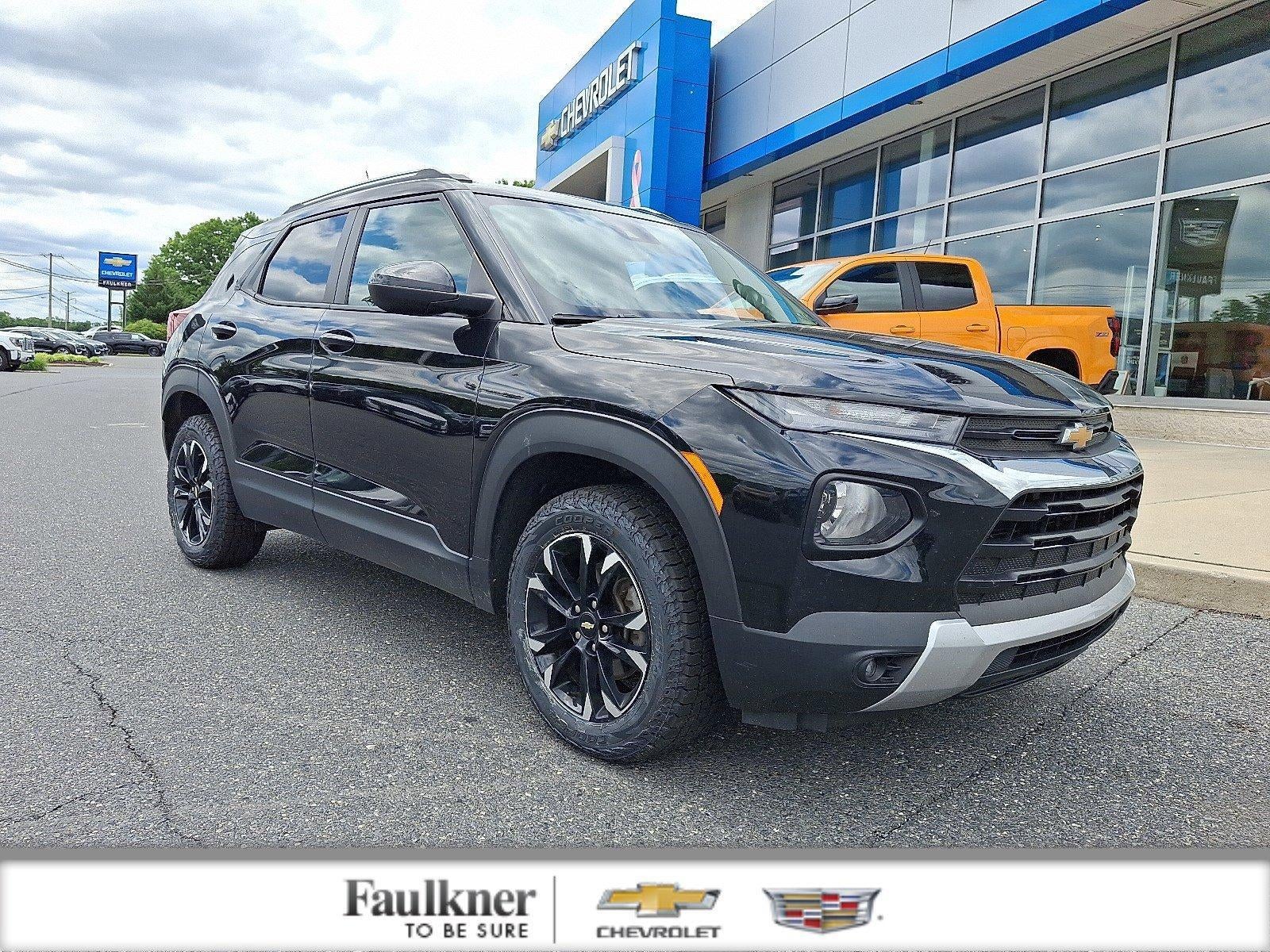 2023 Chevrolet Trailblazer LT in Mosaic Black Metallic — front three-quarter view